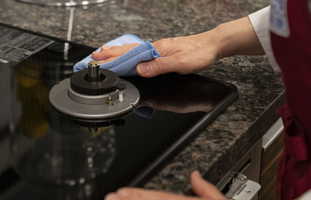 キッチンまわりと浴室を隅々までしっかりおそうじ イメージ画像①