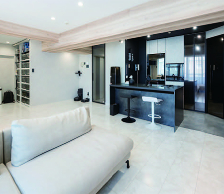 新築そっくりさんの快適リフォーム 家族の笑顔が広がるホテルのような住まい