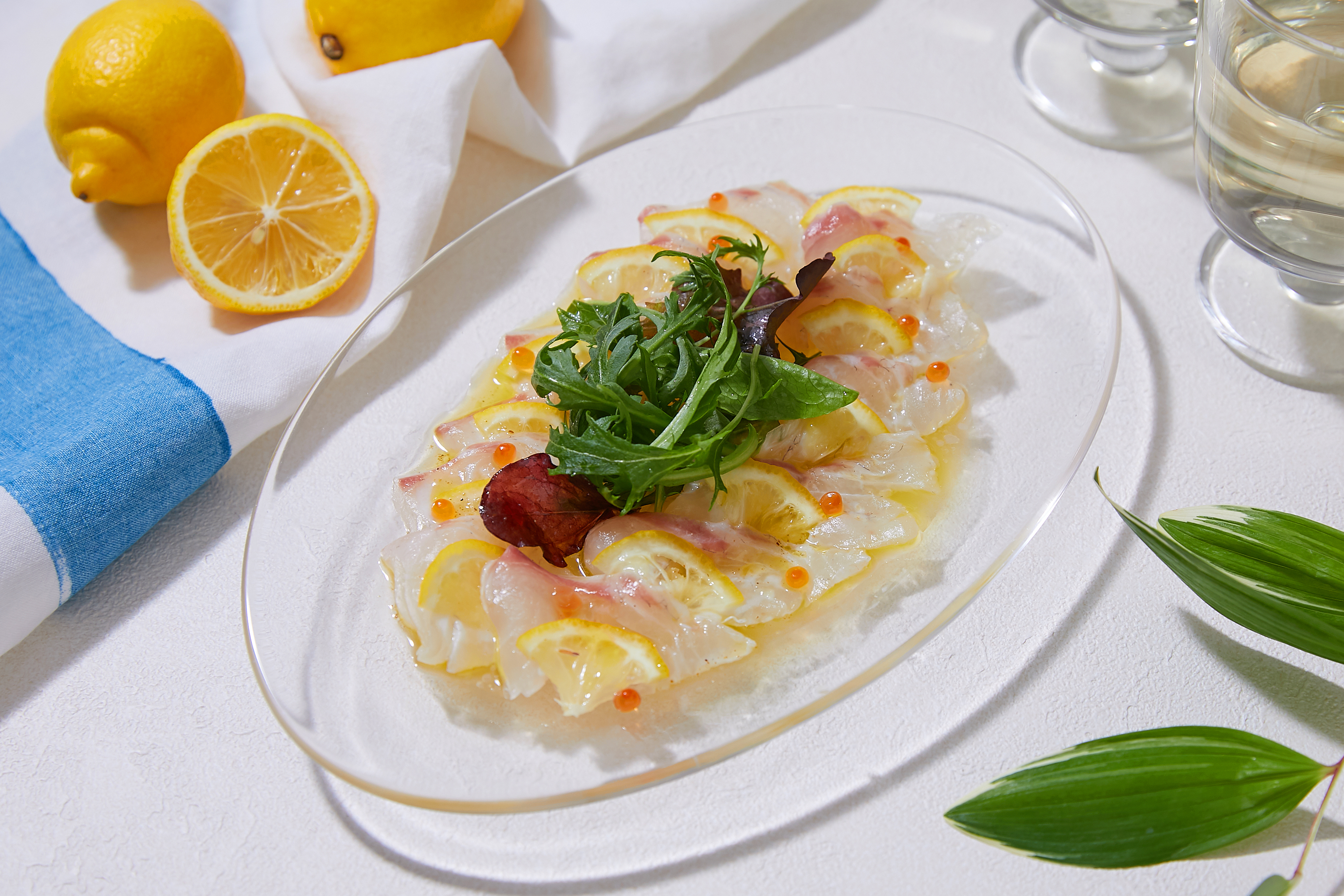 食卓を爽やかに彩る 白身魚とレモンのカルパッチョ メイン画像